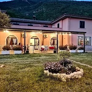 Salisu Country House Guest House Mignano Monte Lungo Exterior photo