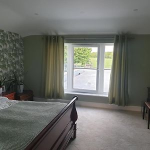 Super King Bedroom In Fen Ditton Milton  Exterior photo