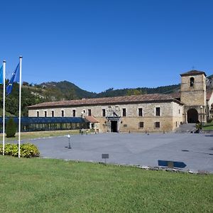 Parador De Cangas De Onis Villanueva de Cangas de Onis Exterior photo