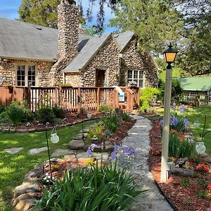 Rock Cottage Gardens B&B Eureka Springs Exterior photo