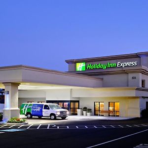 Holiday Inn Express Philadelphia Airport, An Ihg Hotel Essington Exterior photo