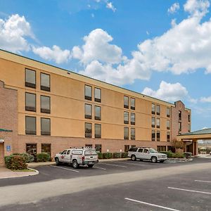 Quality Inn San Antonio Fiesta At Six Flags Exterior photo