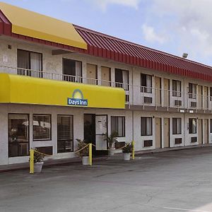 Days Inn By Wyndham Fresno South Exterior photo