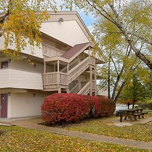 Red Roof Inn Plus+ Philadelphia Airport Essington Exterior photo