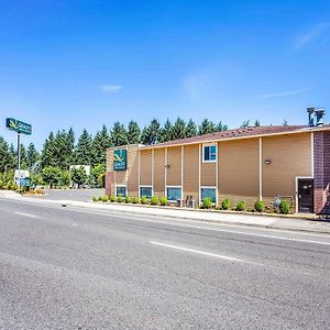 Quality Inn & Suites Vancouver North Exterior photo