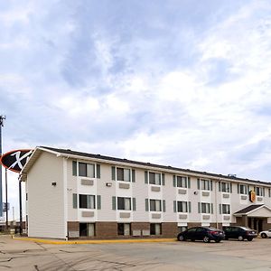 Super 8 By Wyndham Hays Ks Hotel Exterior photo