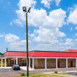 Rodeway Inn & Suites Orangeburg Exterior photo