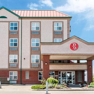 Ramada By Wyndham Sherwood Park Exterior photo