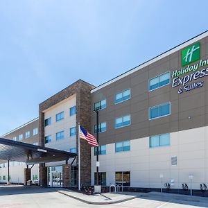 Holiday Inn Express & Suites - Springfield North, An Ihg Hotel Exterior photo