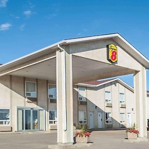 Super 8 By Wyndham Three Hills Ab Hotel Exterior photo