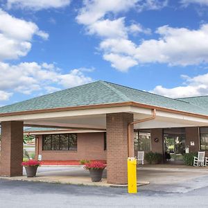 Days Inn By Wyndham Wilkesboro Exterior photo