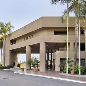 Travelodge By Wyndham Commerce Los Angeles Area Exterior photo