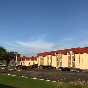 Ramada By Wyndham Albert Lea Exterior photo