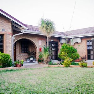 Pitikwe Hill Guesthouse Lobatse Exterior photo