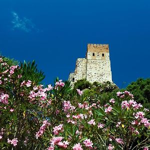 Castello Malicas Hotel Galtelli Exterior photo