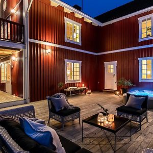 Charming Villa At Askersund Golf Resort Ammeberg Exterior photo