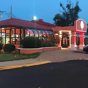 Days Inn By Wyndham Nanuet / Spring Valley Exterior photo