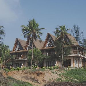 Vaayu Kula Mandrem Hotel Exterior photo