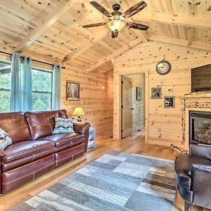 Clover Cabin With Hot Tub And Deck In Hocking Hills! Logan Exterior photo