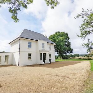 The White House - Bordon Villa Exterior photo