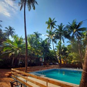 Coconut Garden Beach House Malvan Exterior photo