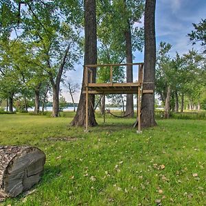 Cozy Riverfront Getaway Fishing On-Site! Lacon Exterior photo