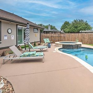Gorgeous Hutto Home With Hot Tub, Pool, And Fire Pit! Exterior photo
