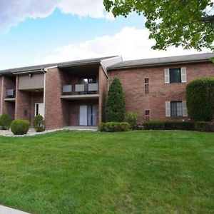 Modern 1 Bedroom Apt W/ Pool, Tennis Court, Wi-Fi, & Ac Monroeville Exterior photo