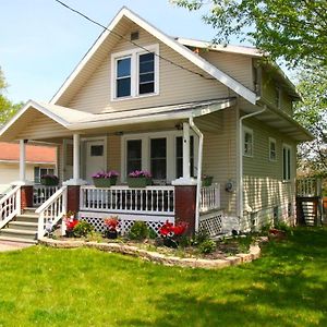 Cheerful 3 Br. 2 Bath, Spacious Family Home Akron Exterior photo