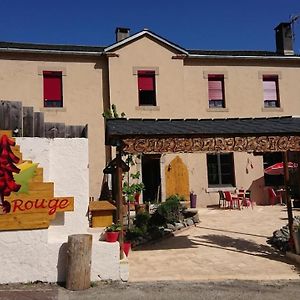 Le Sapin Rouge, Chambres D'Hotes - Restaurant - Bar Artigues  Exterior photo