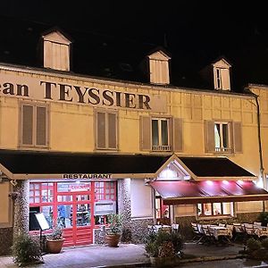 Logis Hotel Teyssier Uzerche Exterior photo