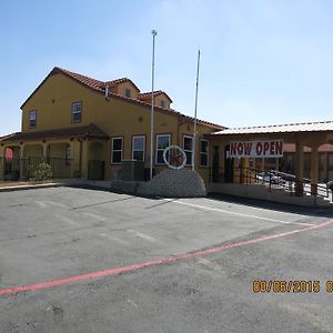 Taylor Village Inn Exterior photo