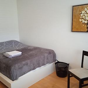 Studio Flat In The Heart Of Zug, Ideal For Solo Travellers Exterior photo