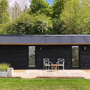 The Hopper Huts Guest House Faversham Exterior photo