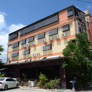 Centro Cnx Hotel Chiang Mai Exterior photo