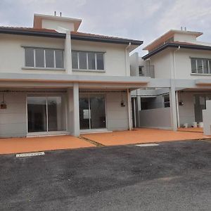 Khaleesi Afamosa Residency Homestay Alor Gajah Exterior photo