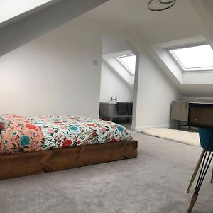Stunning 2 Bed Apartment In Jesmond Newcastle upon Tyne Exterior photo