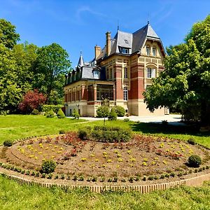 Chateau De Moliens Exterior photo