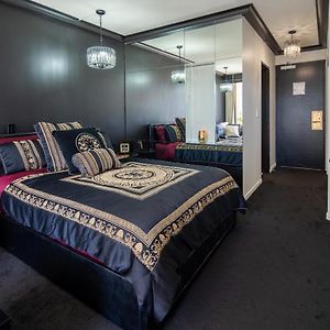 Designer Suites - Versace On View Gold Coast Exterior photo