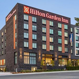 Hilton Garden Inn Seattle Airport SeaTac Exterior photo