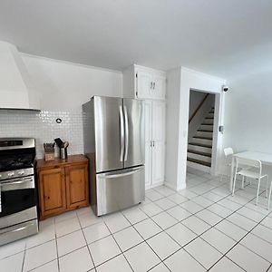Letitia Heights !E Spacious And Quiet Private Bedroom With Private Bathroom Barrie Exterior photo