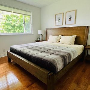 Letitia Heights !F Spacious And Stylish Private Bedroom With Shared Bathroom Barrie Exterior photo