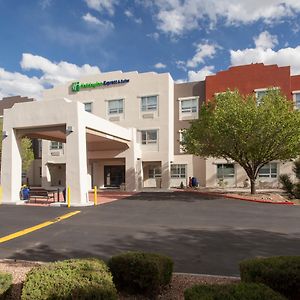 Holiday Inn Express & Suites - Santa Fe, An Ihg Hotel Exterior photo