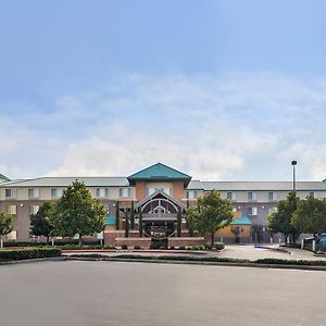 Holiday Inn Express & Suites Elk Grove Central - Hwy 99, An Ihg Hotel Exterior photo