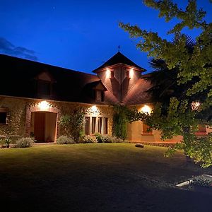 Domaine Des Pierres Trouvees Bed & Breakfast Saint-Vincent  Exterior photo