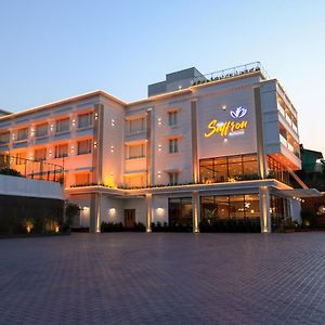 Hotel Saffron Wayanad Sultan Bathery Exterior photo