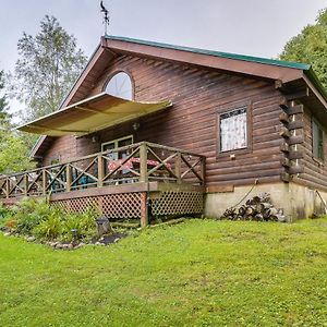 Pet-Friendly Jamestown Cabin With Fire Pit And Deck! Exterior photo