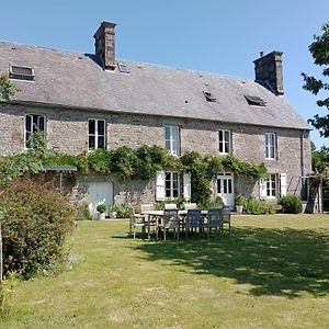 Le Presbytere Bed & Breakfast Beauficel Exterior photo