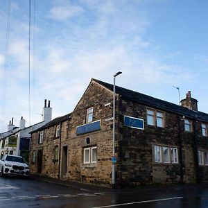 Bert'S Rooms At The Black Horse Inn Brighouse Exterior photo