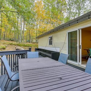 Poconos Retreat With Private Hot Tub And Pool Access! Villa Bushkill Exterior photo